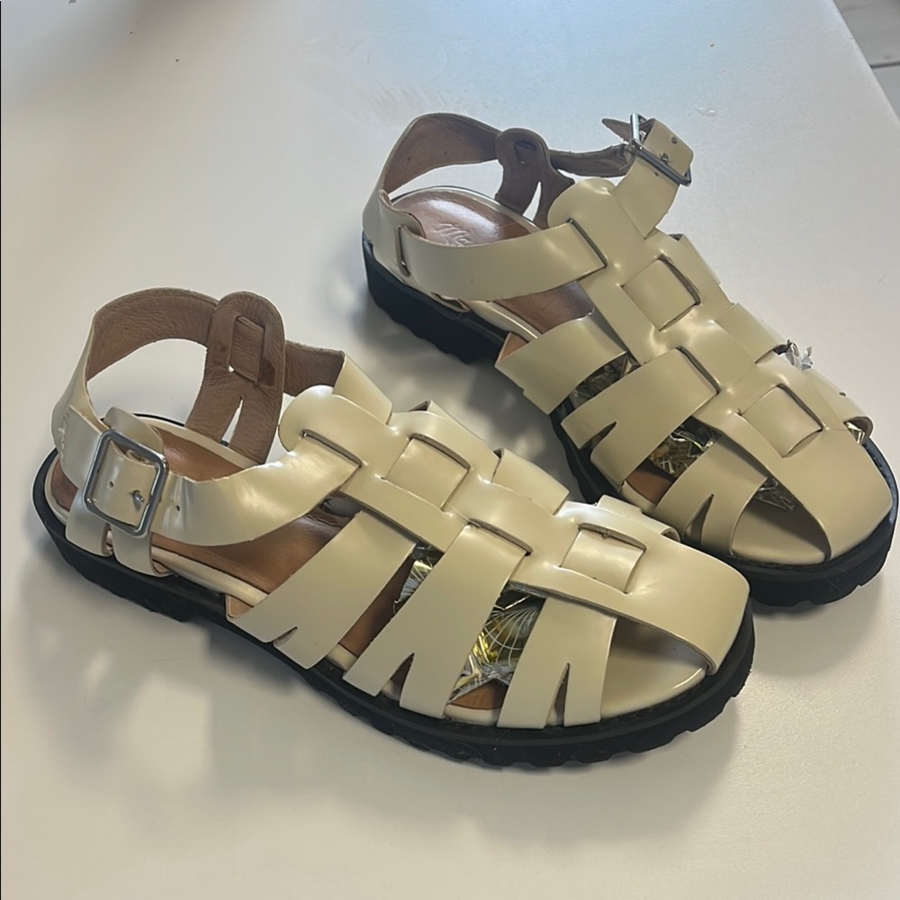 Madewell “The Cari” Fisherman Sandals